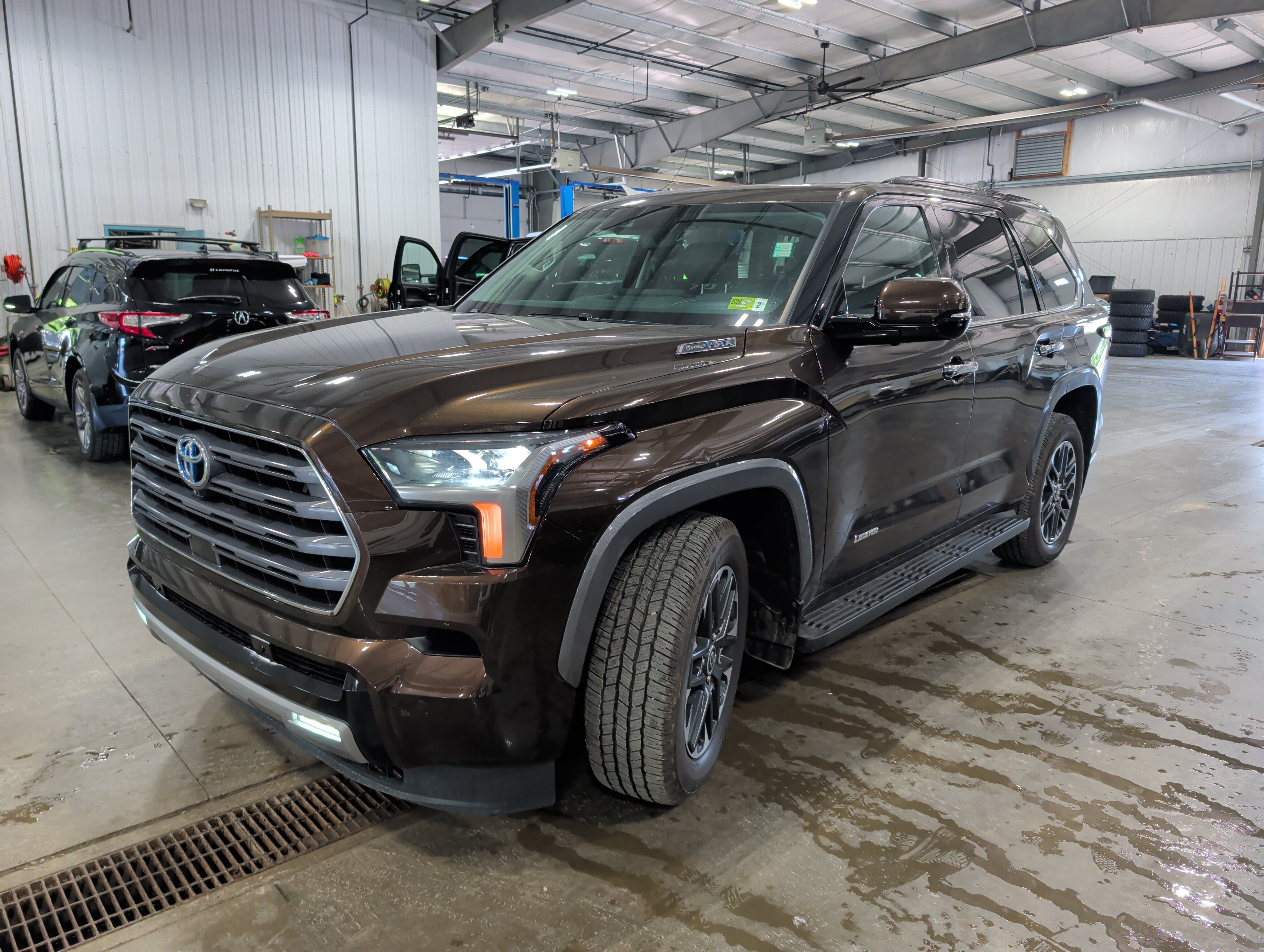 Used 2023 Toyota Sequoia Limited AWD/4WD image 6