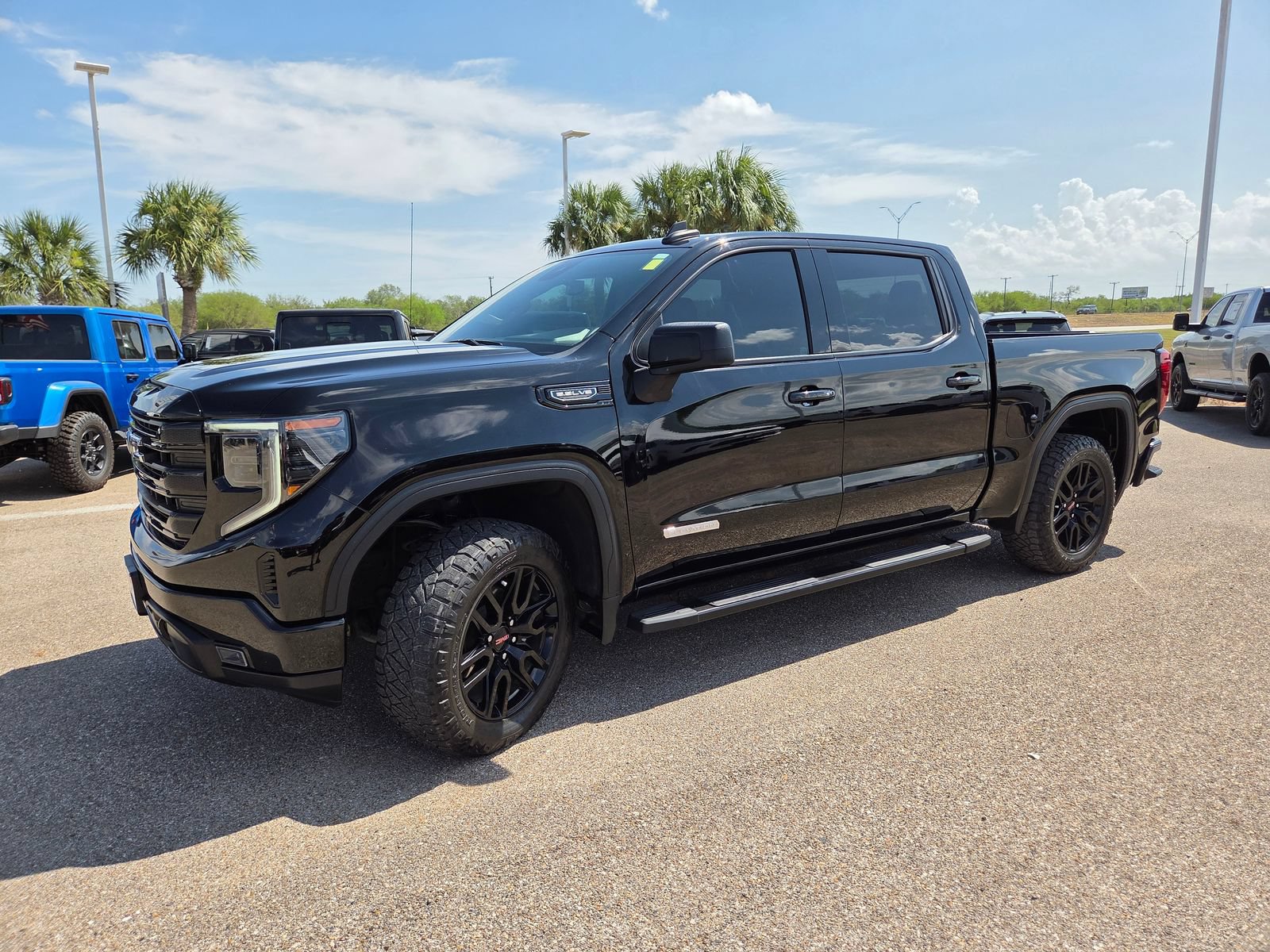 Used 2024 GMC Sierra 1500 Elevation RWD image 3
