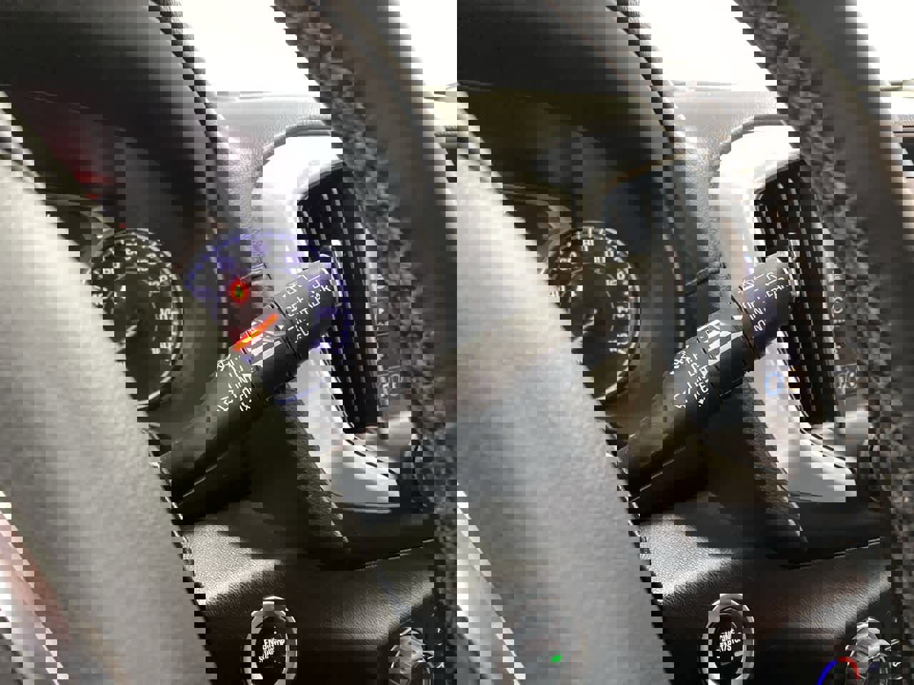 Used 2023 GMC Terrain SLT image 23