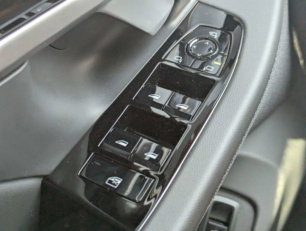 Used 2026 BMW 530i w/ M Sport Package image 23