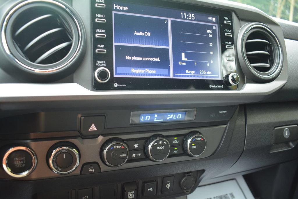 Used 2022 Toyota Tacoma TRD Off-Road AWD/4WD image 15