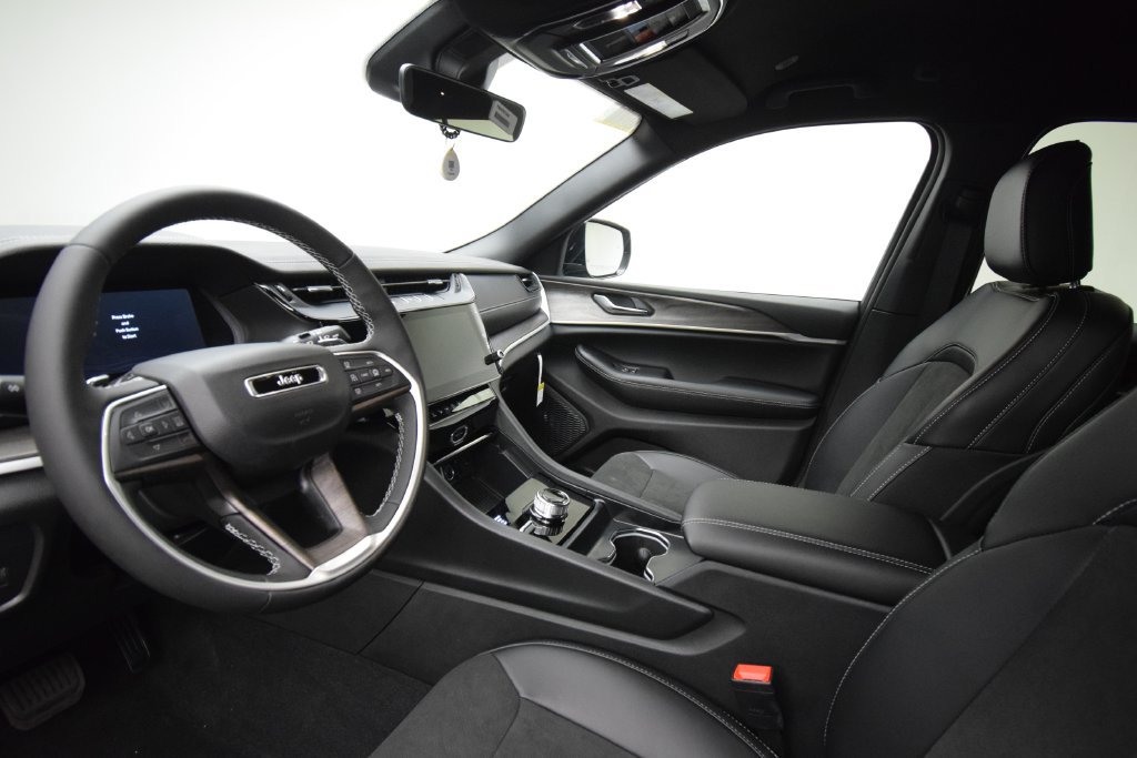 New 2027 Jeep Grand Cherokee 4WD image 30