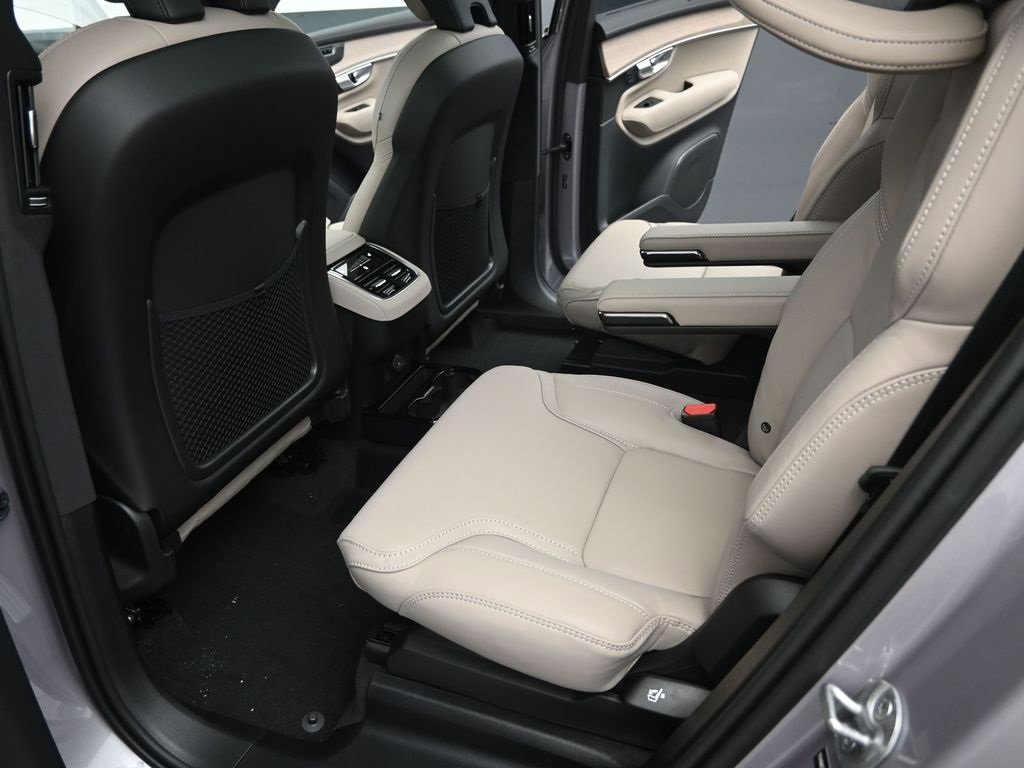 New 2026 Volvo XC90 B6 Ultra image 29