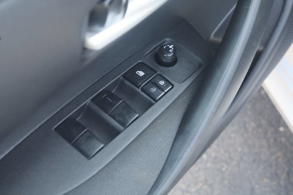 Used 2020 Toyota Corolla LE FWD image 28