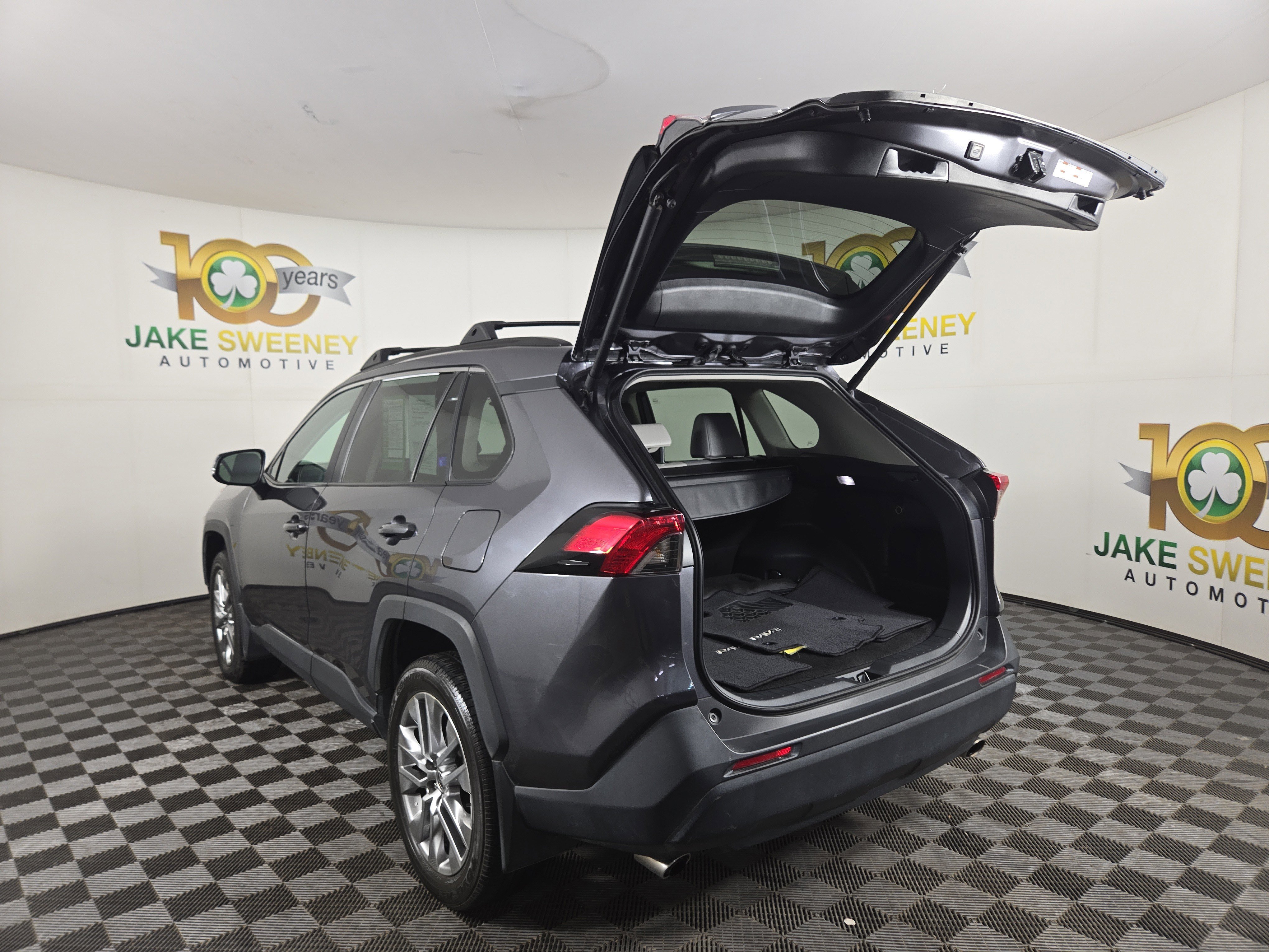 Used 2024 Toyota RAV4 XLE Premium image 32