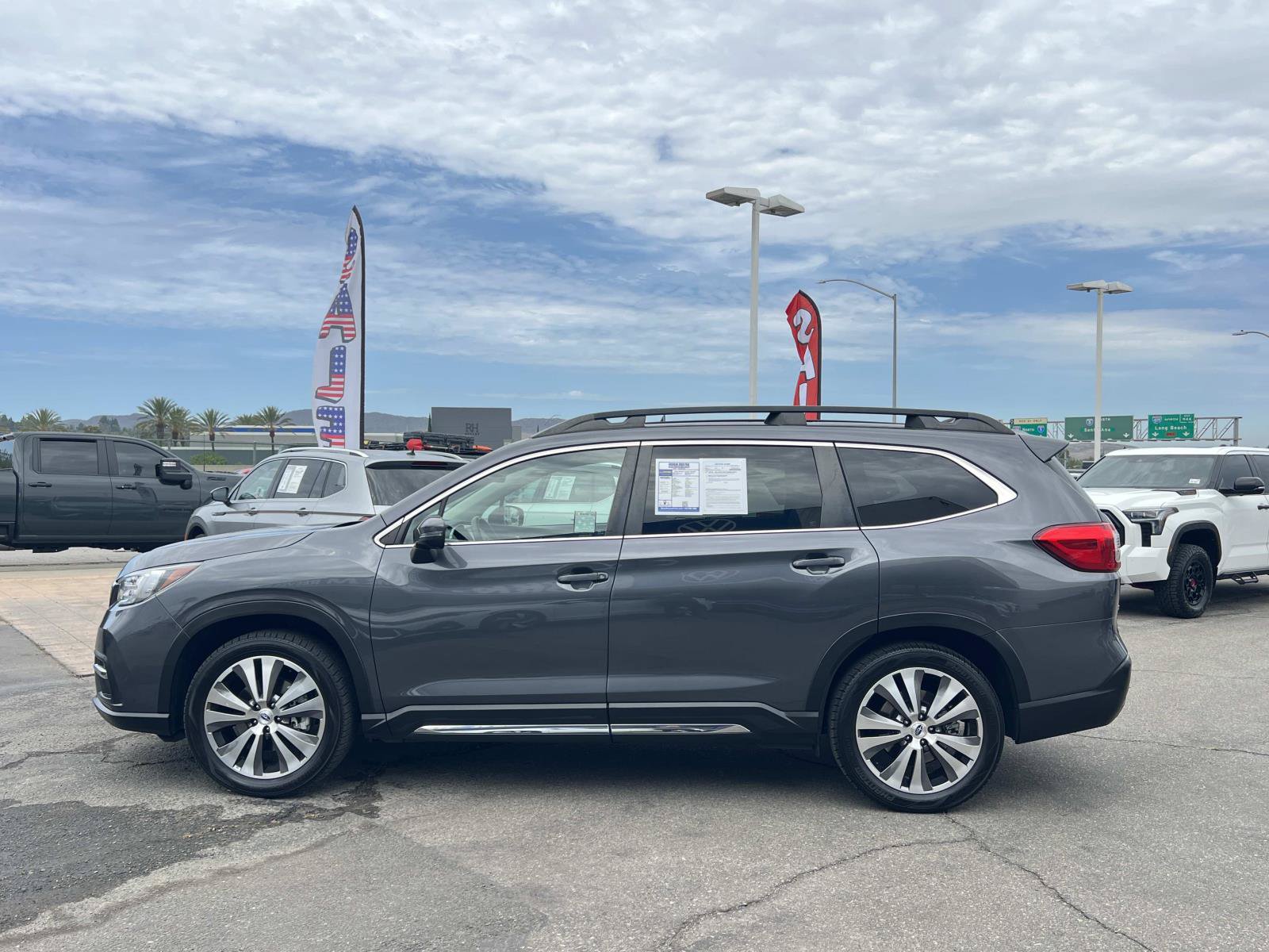 Used 2022 Subaru Ascent Limited w/ Technology Package AWD/4WD image 2