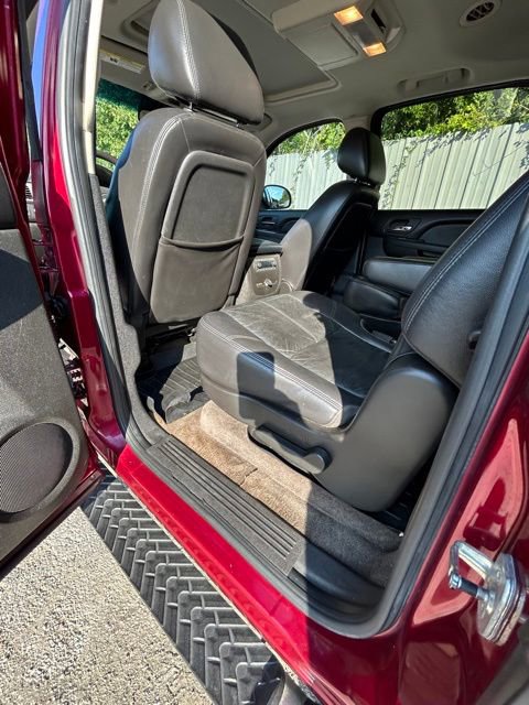 Used 2010 Chevrolet Suburban LT AWD/4WD image 11