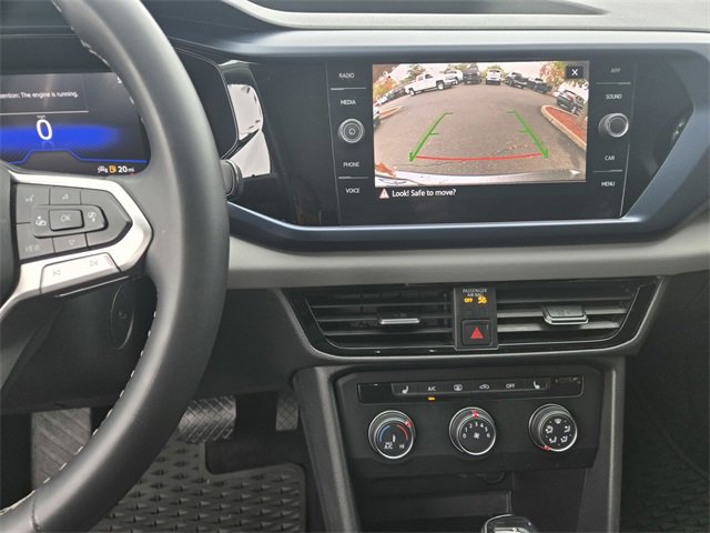 Used 2022 Volkswagen Taos SE w/ Panoramic Sunroof Package image 13