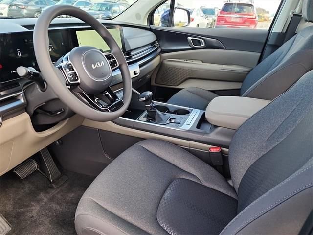 New 2026 Kia Carnival LX FWD image 12