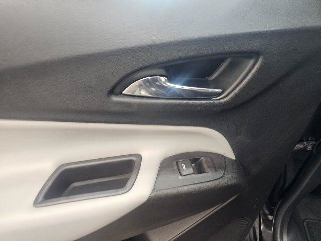 Used 2018 Chevrolet Equinox LS AWD/4WD image 29