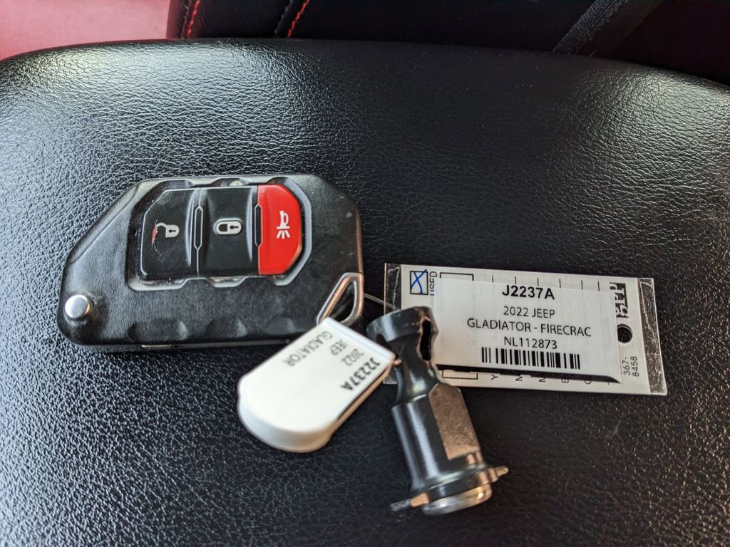 Certified 2022 Jeep Gladiator Sport image 24