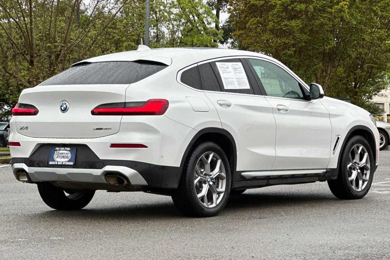 Used 2023 BMW X4 xDrive30i AWD/4WD image 4