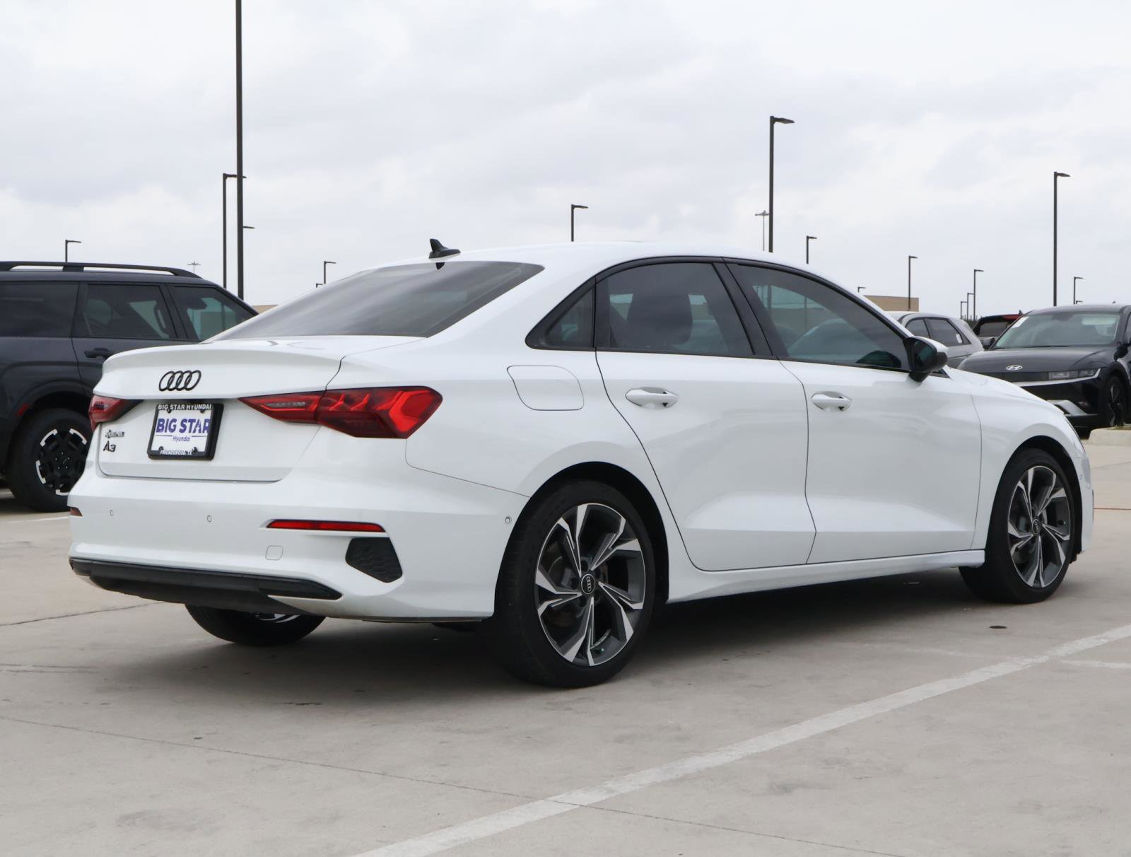 Used 2023 Chrysler 300 Touring L w/ Popular Equipment Group image 34