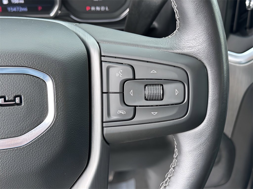 Used 2022 GMC Sierra 3500 Denali w/ Denali Black Diamond Edition image 17