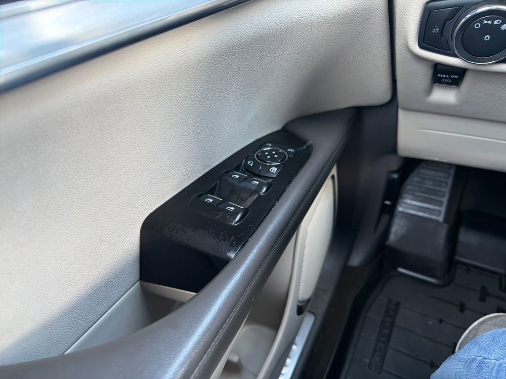 Used 2020 Lincoln Nautilus FWD w/ Equipment Group 101A image 12