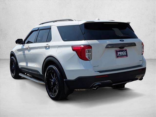 Used 2022 Ford Explorer XLT w/ Equipment Group 202A AWD/4WD image 8