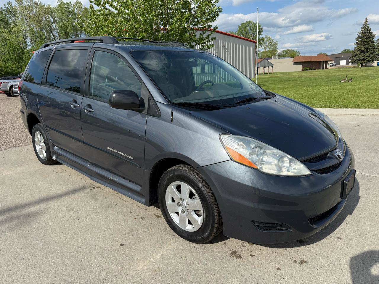 Used 2007 Toyota Sienna CE FWD image 3