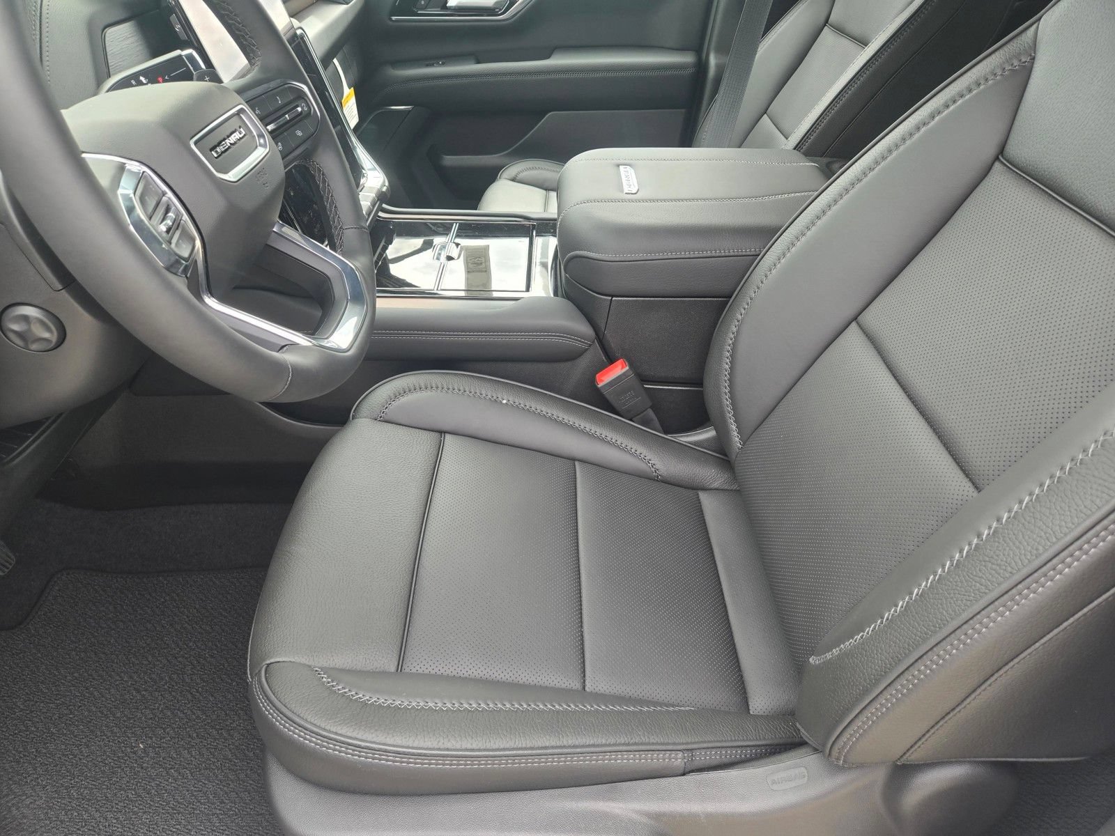 New 2026 GMC Yukon XL Denali w/ Sun & Power Step Package AWD/4WD image 11