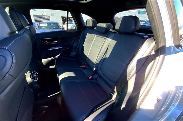 Used 2025 Mercedes-Benz GLC 300 4MATIC image 17