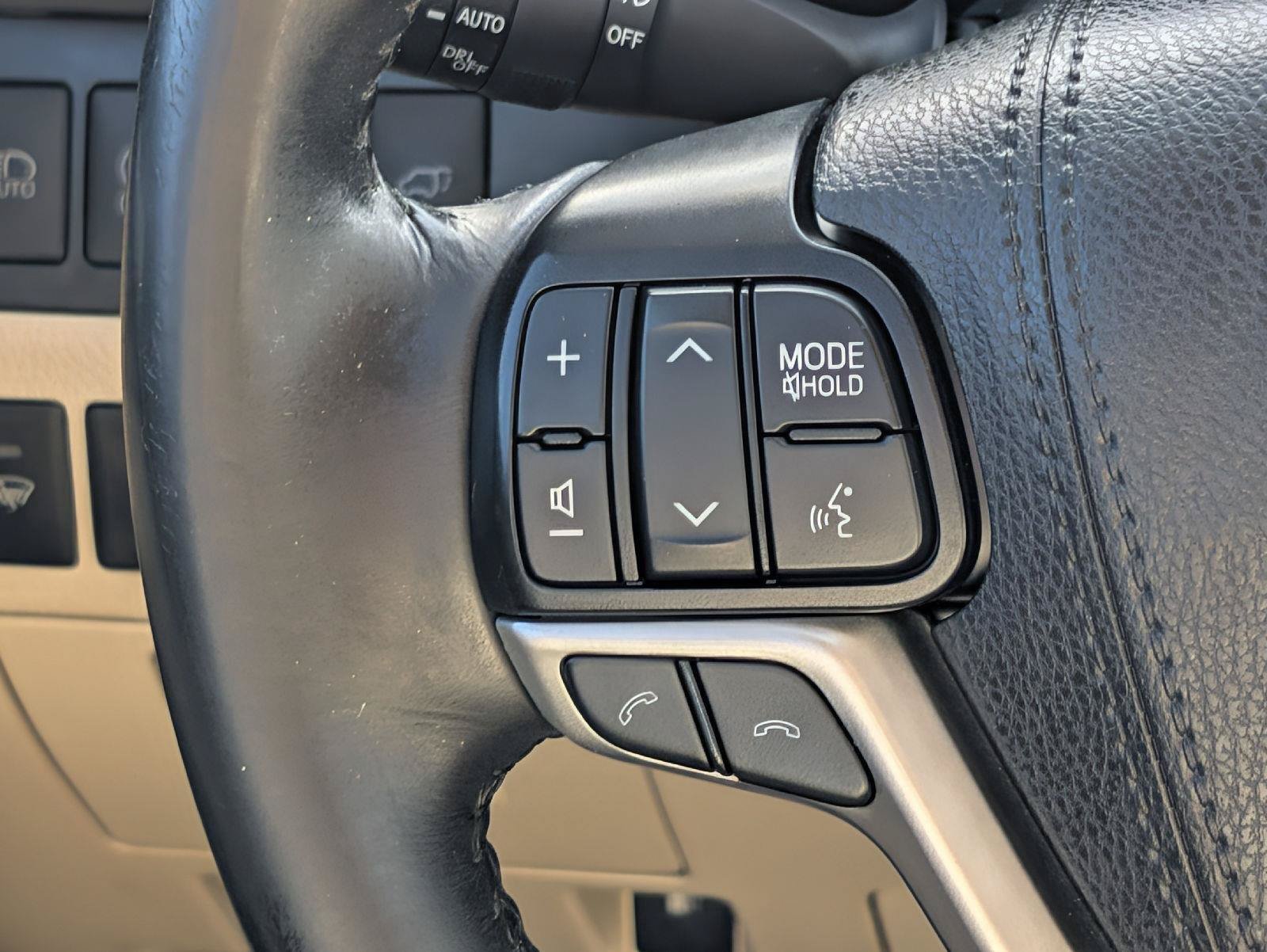 Used 2019 Toyota Highlander Limited AWD/4WD image 14