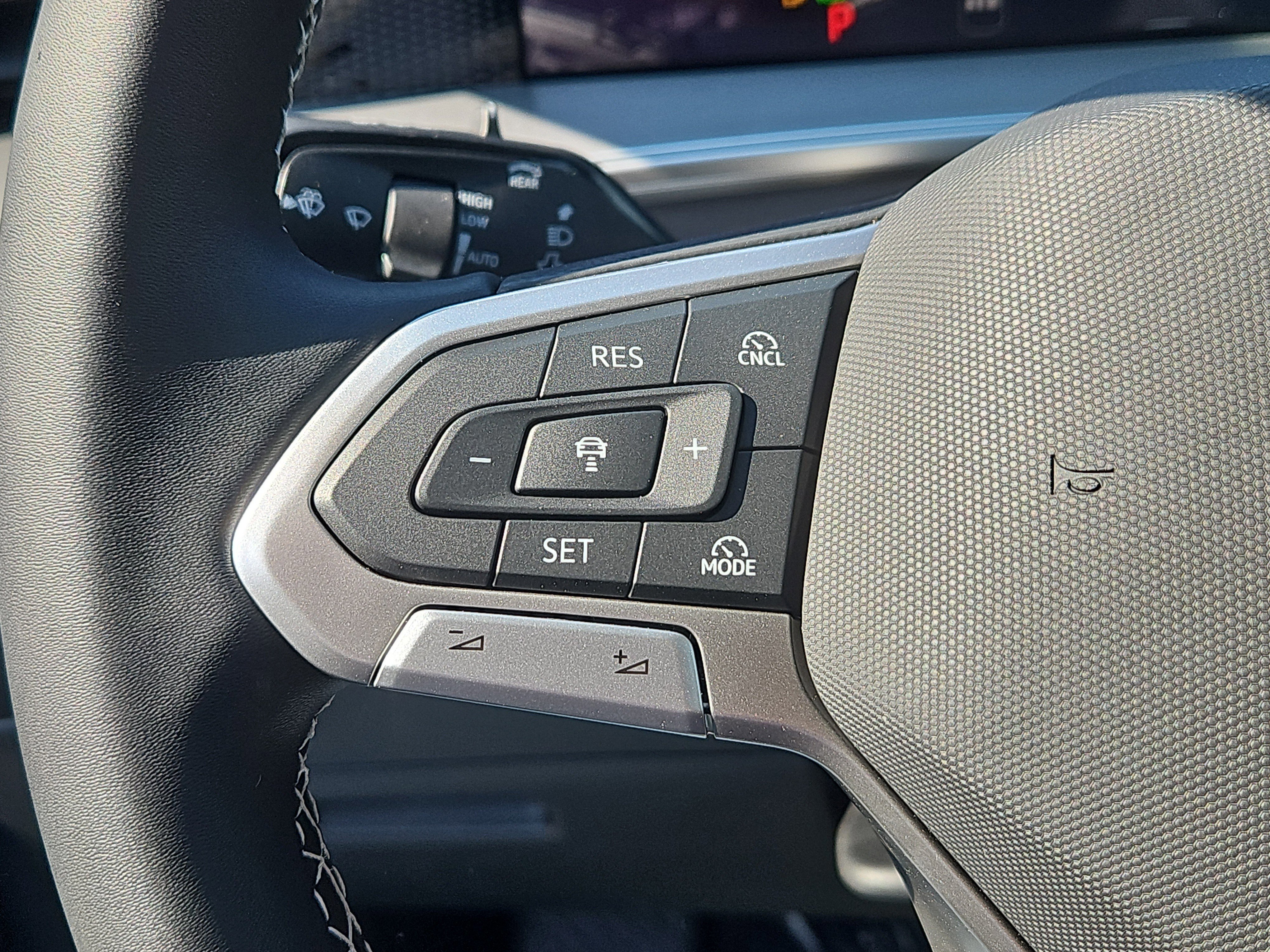 New 2026 Volkswagen Tiguan SE image 13