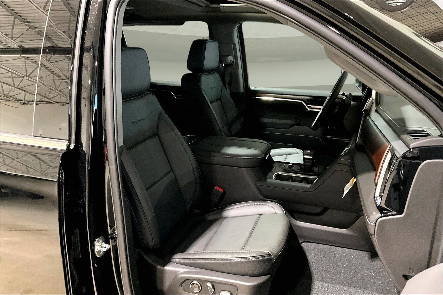 New 2026 GMC Sierra 1500 Denali w/ Denali Reserve Package image 13