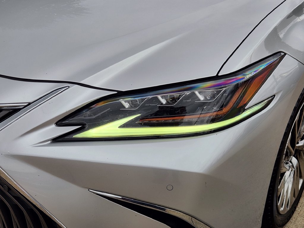 Used 2019 Lexus ES 350 Ultra Luxury w/ Accessory Package 2 FWD image 9