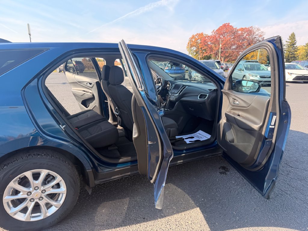 Used 2020 Chevrolet Equinox LT w/ Driver Convenience Package FWD image 32