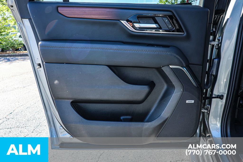 Used 2025 GMC Yukon XL Denali AWD/4WD image 50