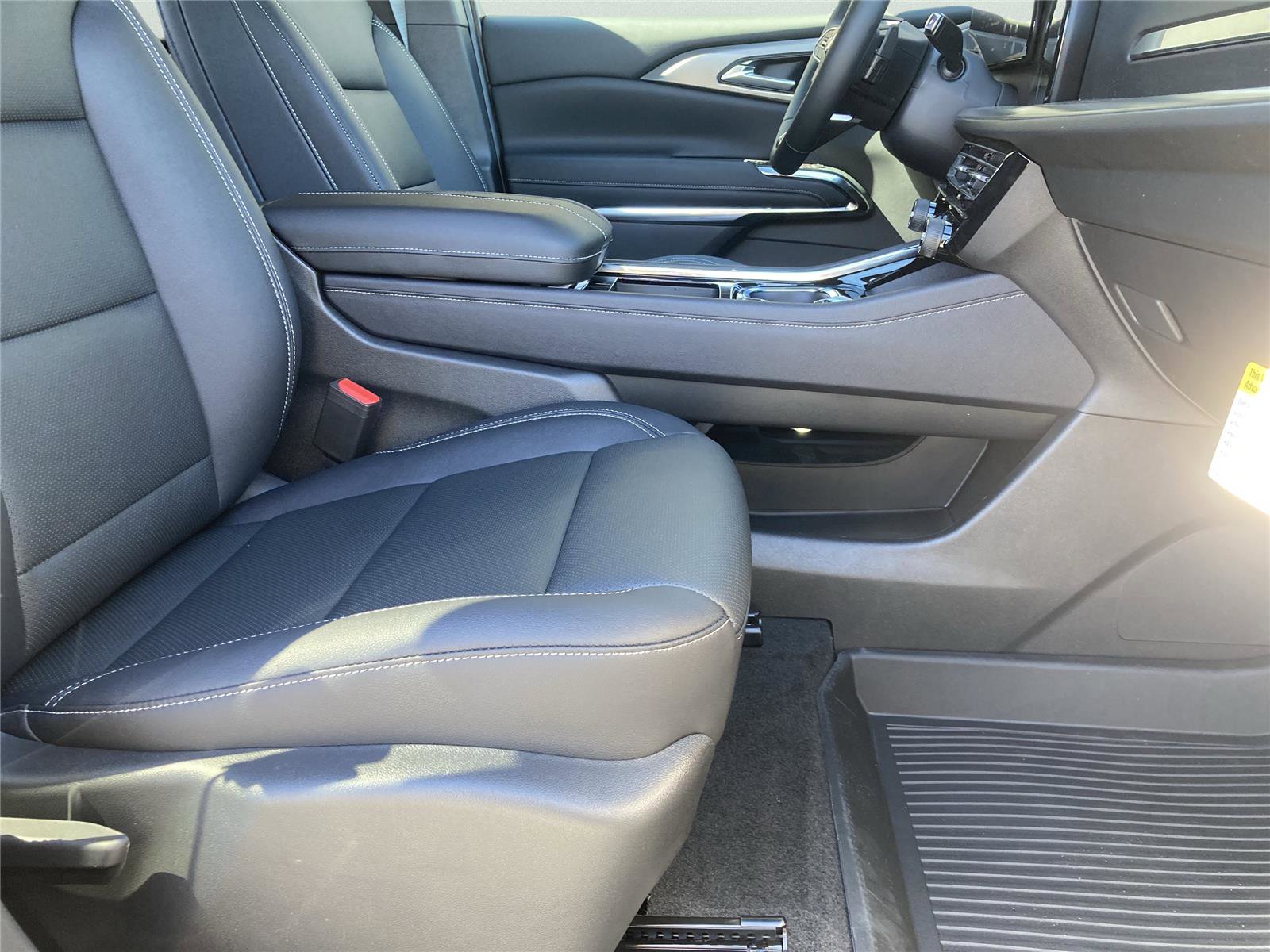 New 2026 Chevrolet Traverse LT w/ LPO, Floor Liner Package image 16