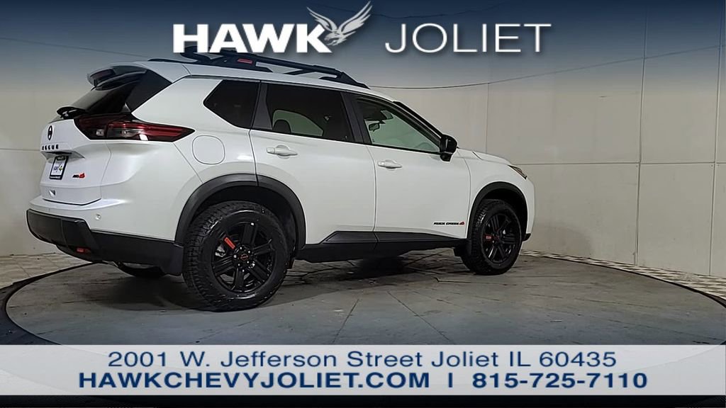 Used 2025 Nissan Rogue SV AWD/4WD image 7
