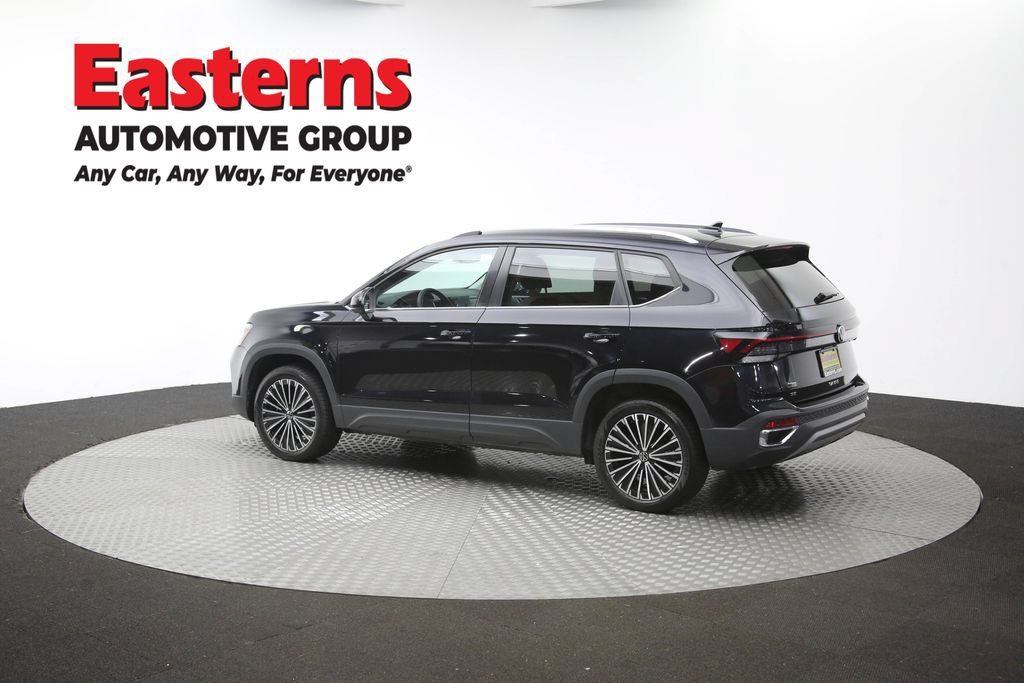 Used 2025 Volkswagen Taos SE FWD image 62