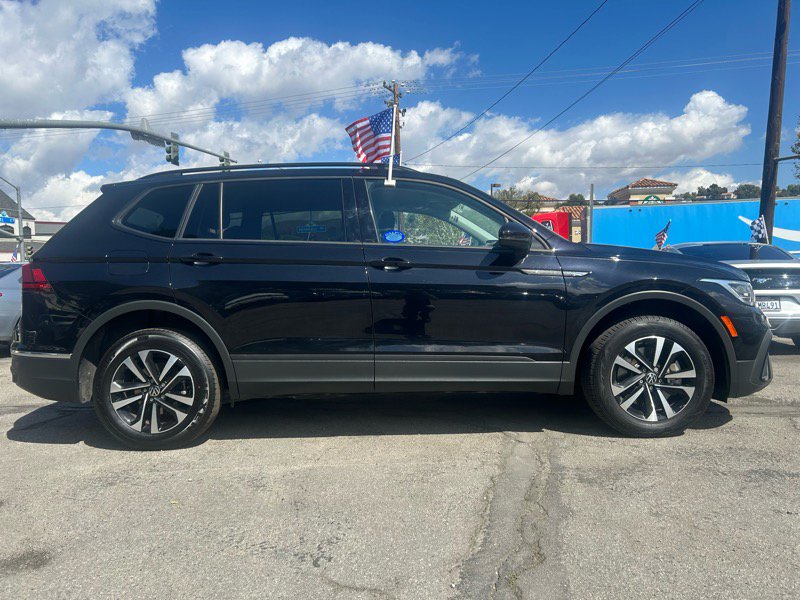 Used 2022 Volkswagen Tiguan S image 3