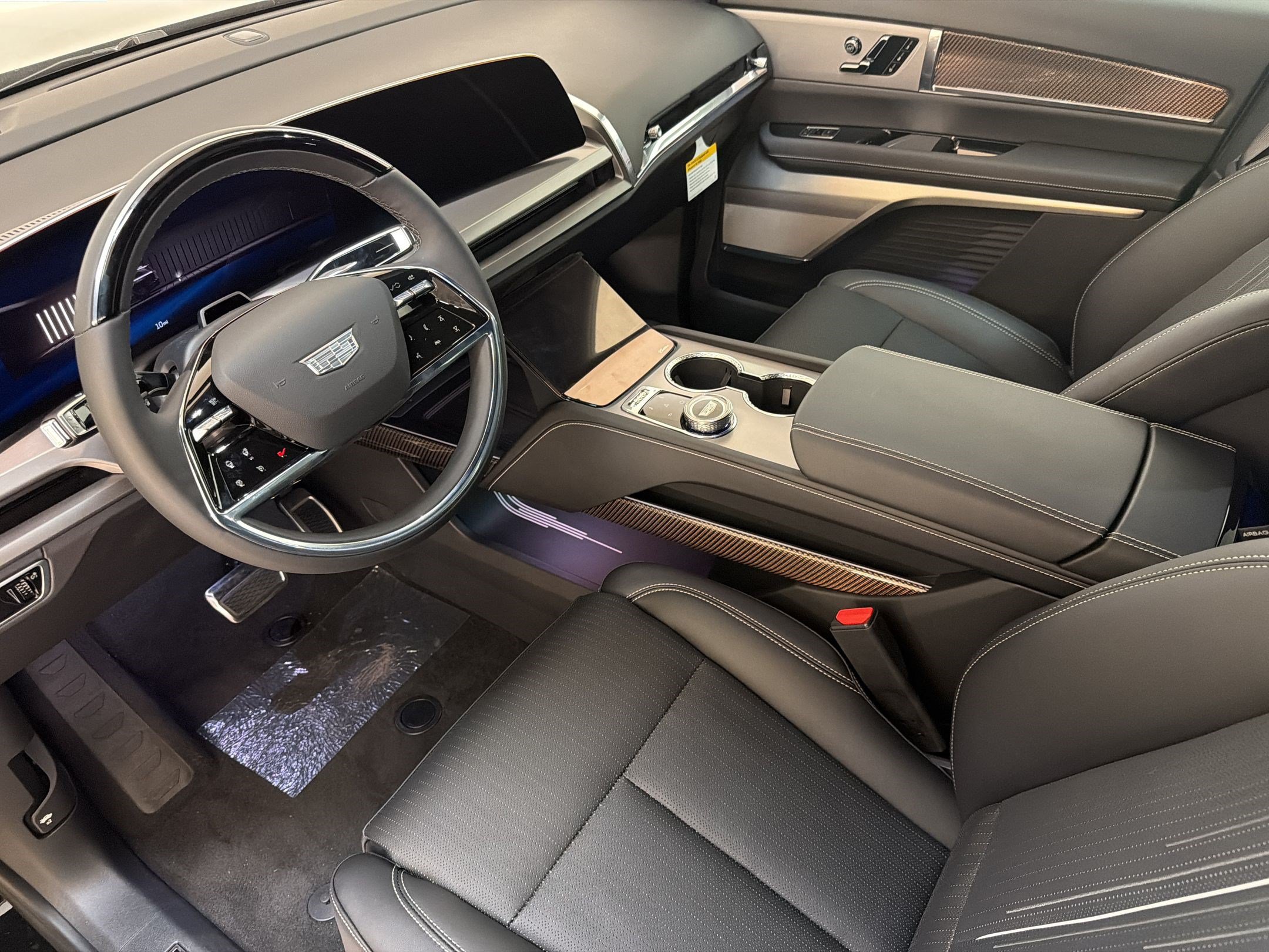 New 2027 Cadillac Vistiq Sport w/ LPO, Floor Liner Package AWD/4WD image 4