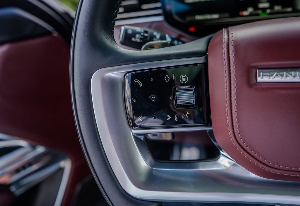 Used 2024 Land Rover Range Rover Autobiography image 6