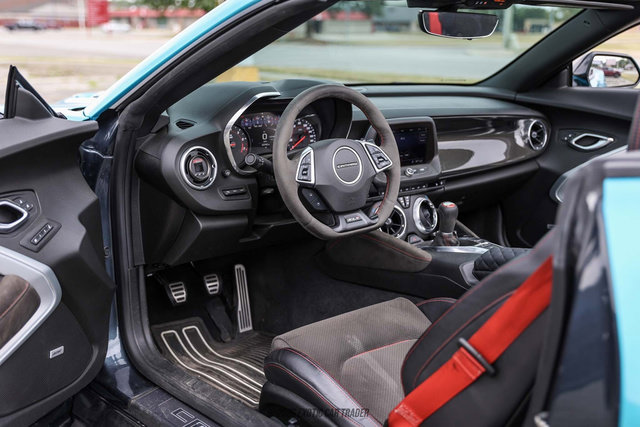 Used 2019 Chevrolet Camaro ZL1 RWD image 45