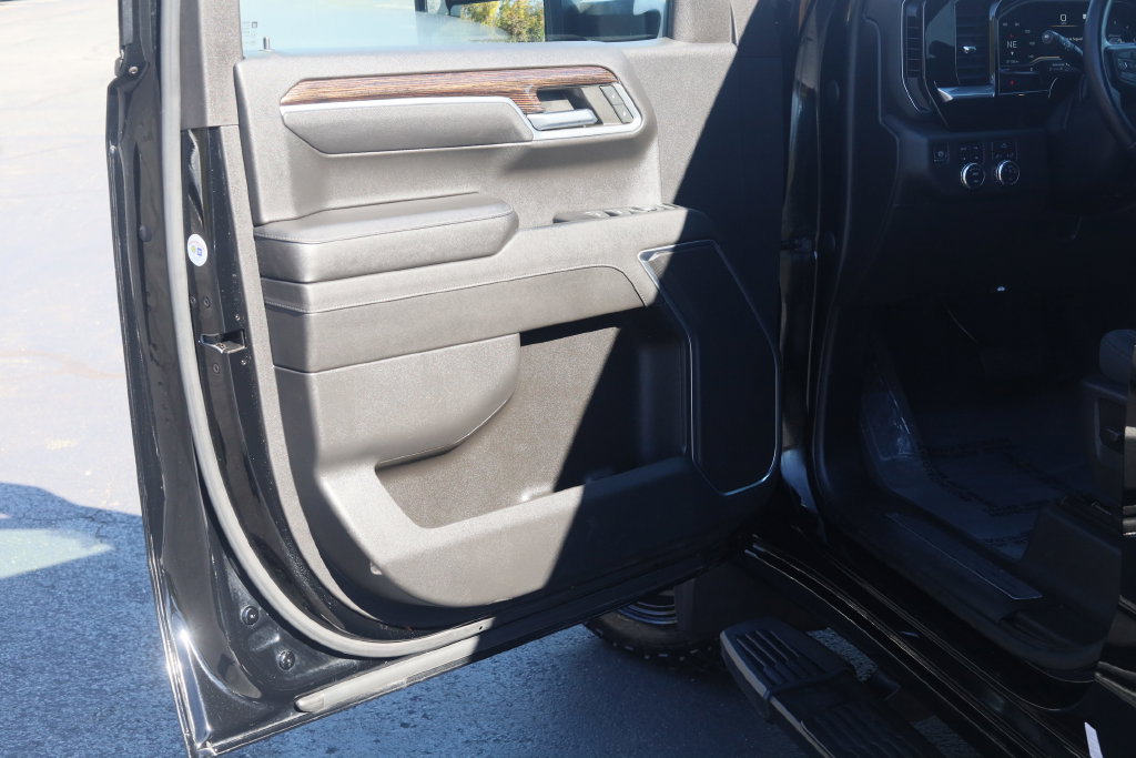 Used 2022 GMC Sierra 1500 Elevation w/ X31 Off-Road Package AWD/4WD image 5
