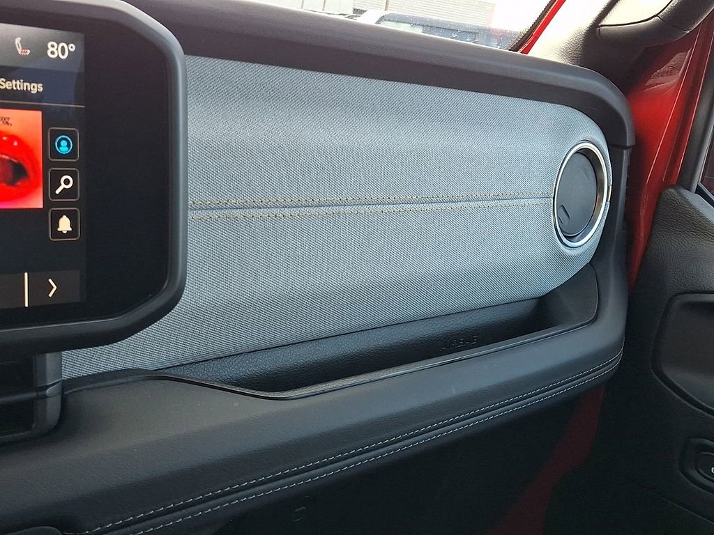 Used 2025 Jeep Wrangler Unlimited Sahara image 26