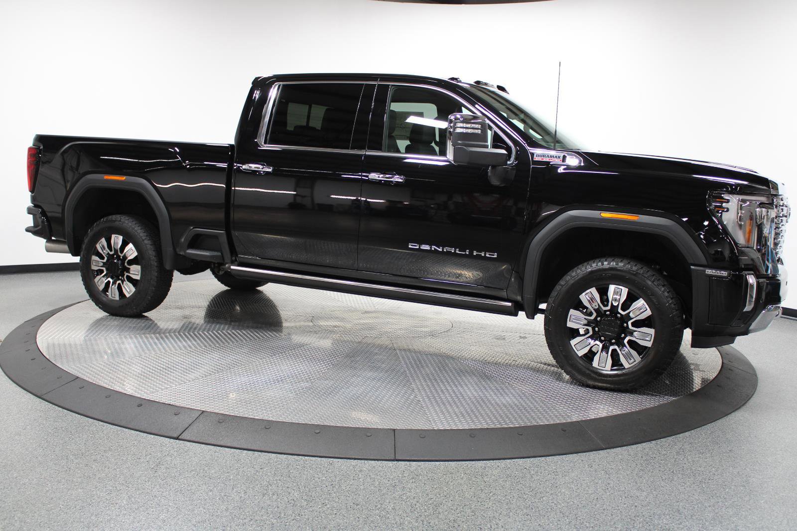 New 2026 GMC Sierra 2500 Denali w/ Denali Reserve Package image 12