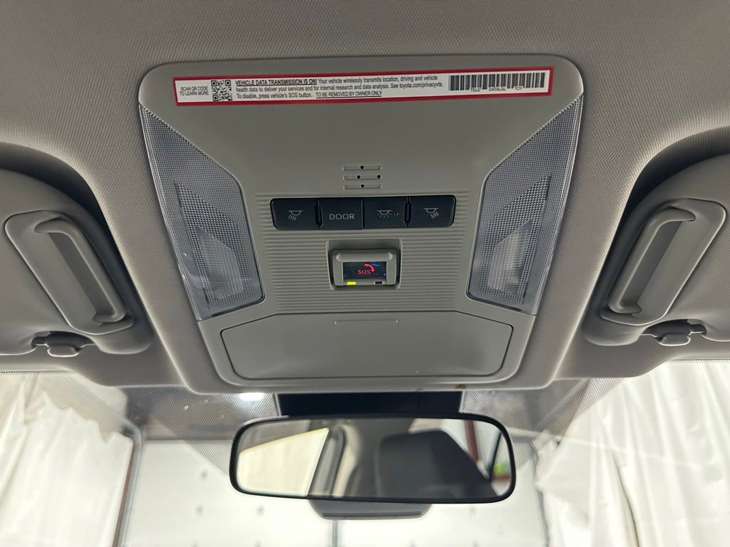 Used 2025 Toyota RAV4 XLE AWD/4WD image 35