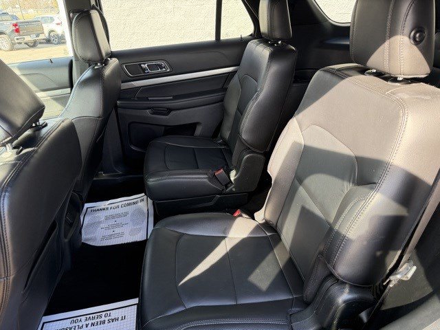 Used 2018 Ford Explorer XLT w/ Equipment Group 202A AWD/4WD image 14