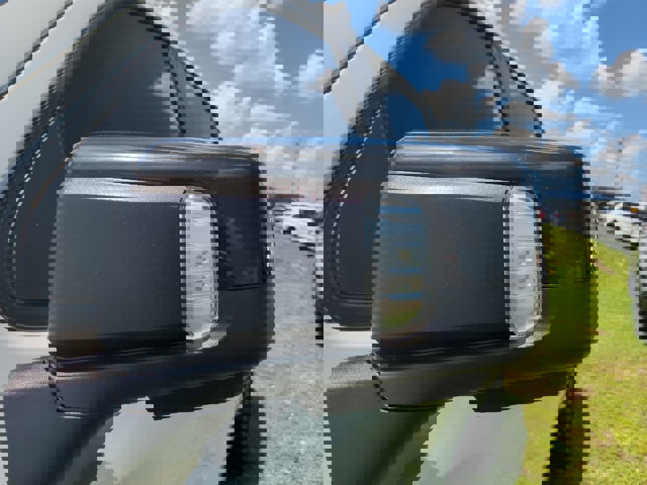 Used 2023 Chevrolet Silverado 1500 ZR2 image 12