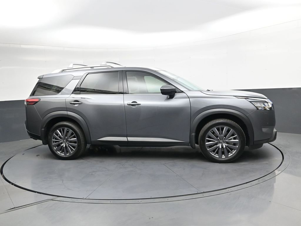 Used 2024 Nissan Pathfinder SL w/ SL Premium Package image 3