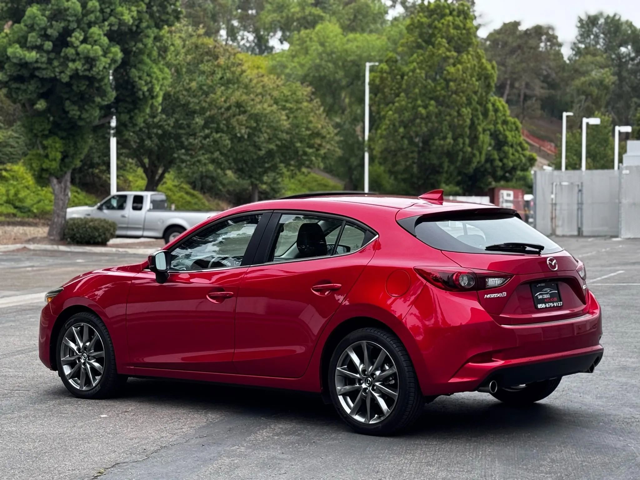 Used 2018 MAZDA MAZDA3 Grand Touring image 23