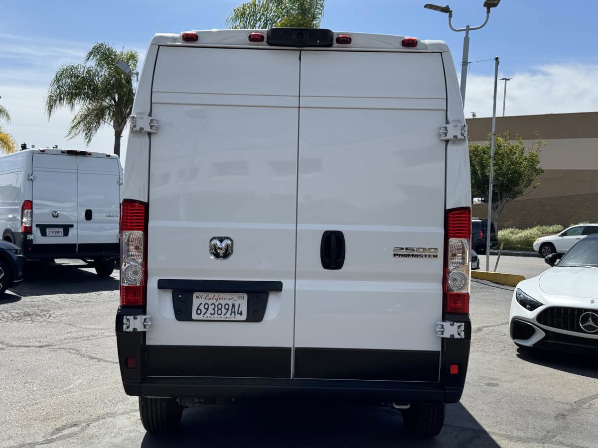 Used 2025 RAM ProMaster 2500 w/ Convenience Group FWD image 9