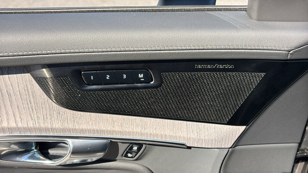 New 2027 Volvo XC90 T8 Ultra AWD/4WD image 13
