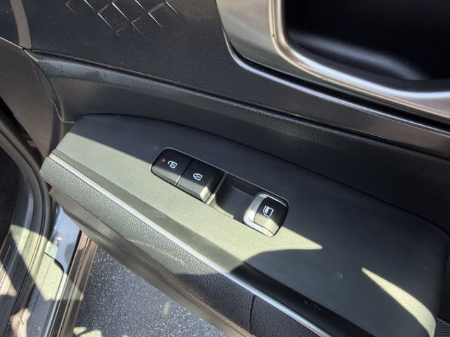 Used 2024 Kia Sorento S w/ Panoramic Sunroof Package FWD image 35