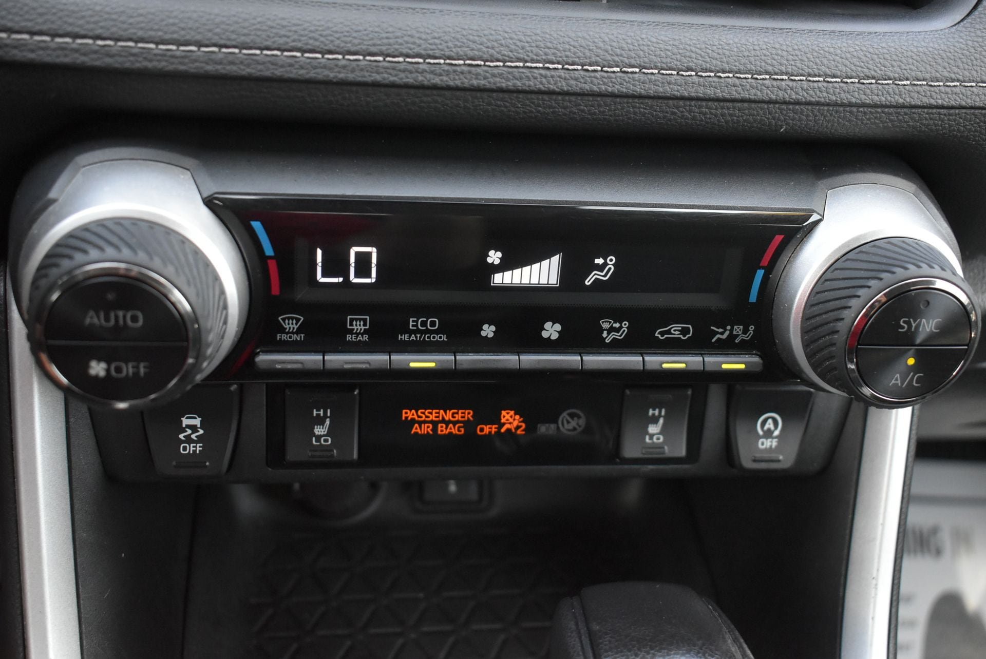 Used 2020 Toyota RAV4 XLE w/ Convenience Package AWD/4WD image 29