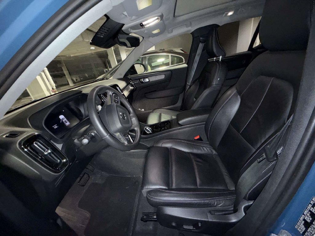 Used 2024 Volvo XC40 B5 Plus w/ Climate Package AWD/4WD image 6