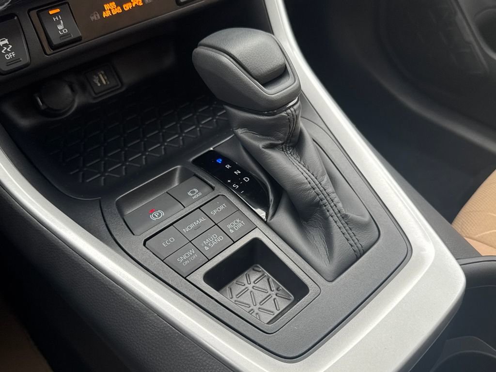 New 2025 Toyota RAV4 XLE image 29